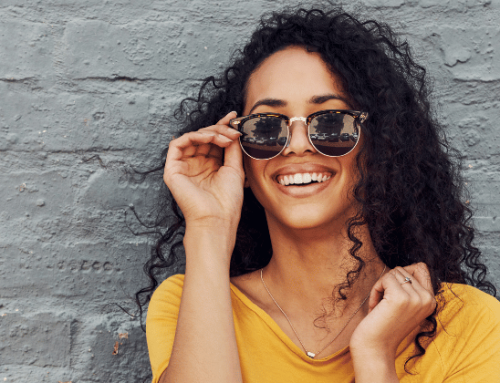 Frau mit schönen, gesunden Haaren.